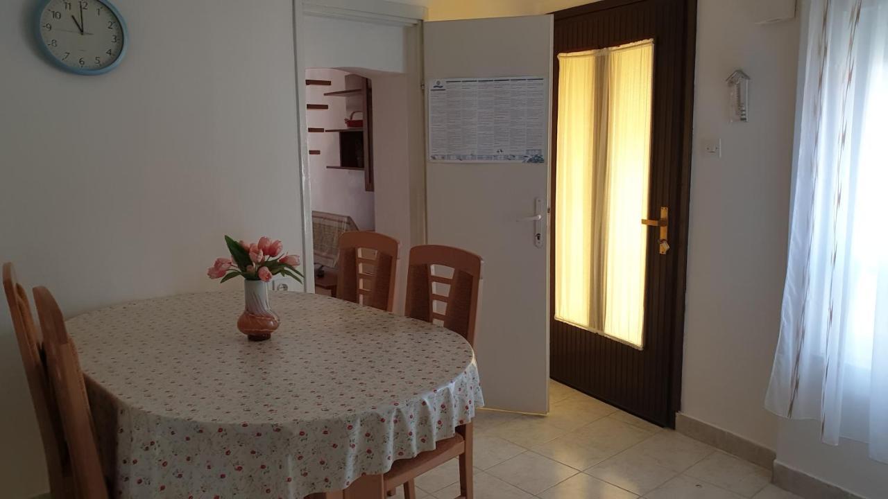 Apartman Dinka 푸나트 외부 사진